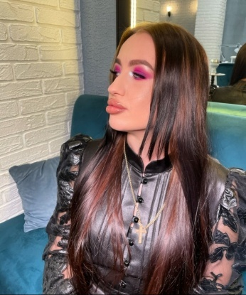 Нина, 22